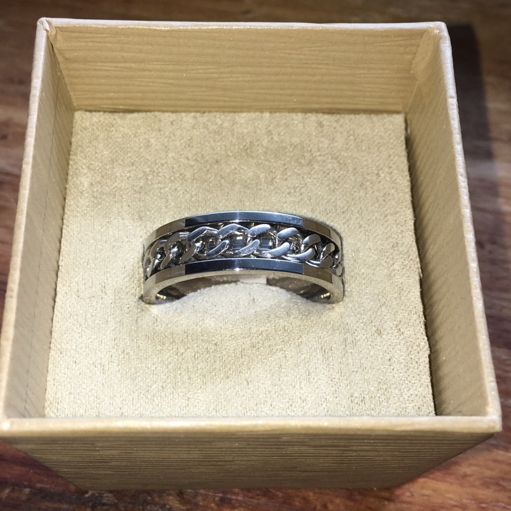 NWT*Mens silver chainlink spinner ring (2 of 2)